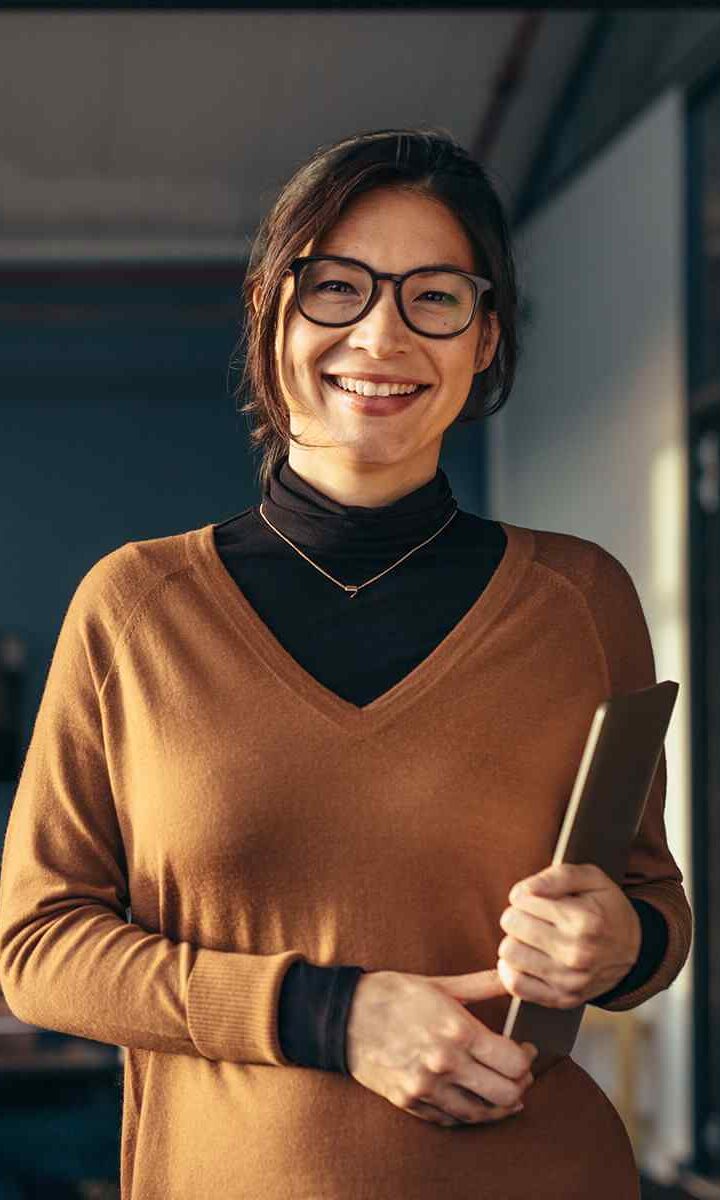 https://ae.logix-hosting.net/wp-content/uploads/2019/10/inner_team_01-720x1200.jpg